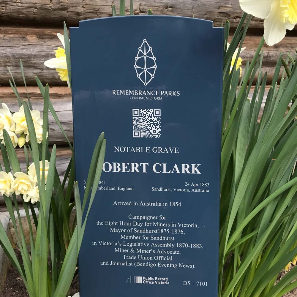 Dearly - Historical Plaque QR Code